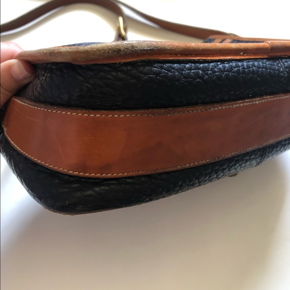 SALE Dooney & Bourke Purse - Picture 8 of 15